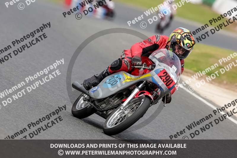 Vintage motorcycle club;eventdigitalimages;mallory park;mallory park trackday photographs;no limits trackdays;peter wileman photography;trackday digital images;trackday photos;vmcc festival 1000 bikes photographs